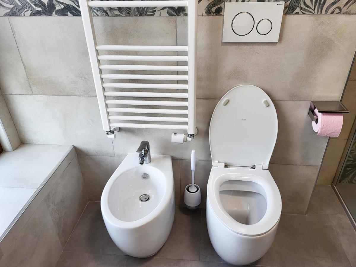 Casa Lariana Apartment Lecco Luaran gambar