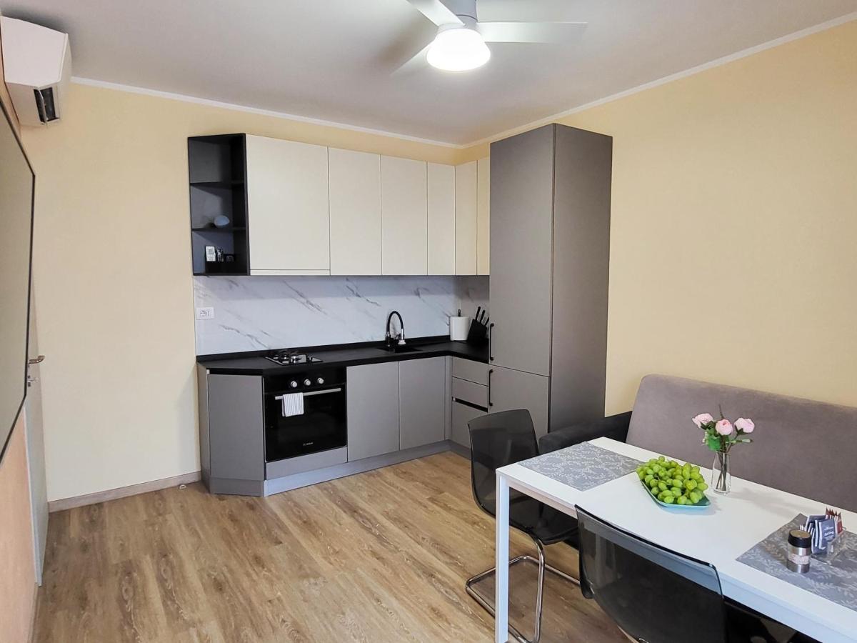 Casa Lariana Apartment Lecco Luaran gambar