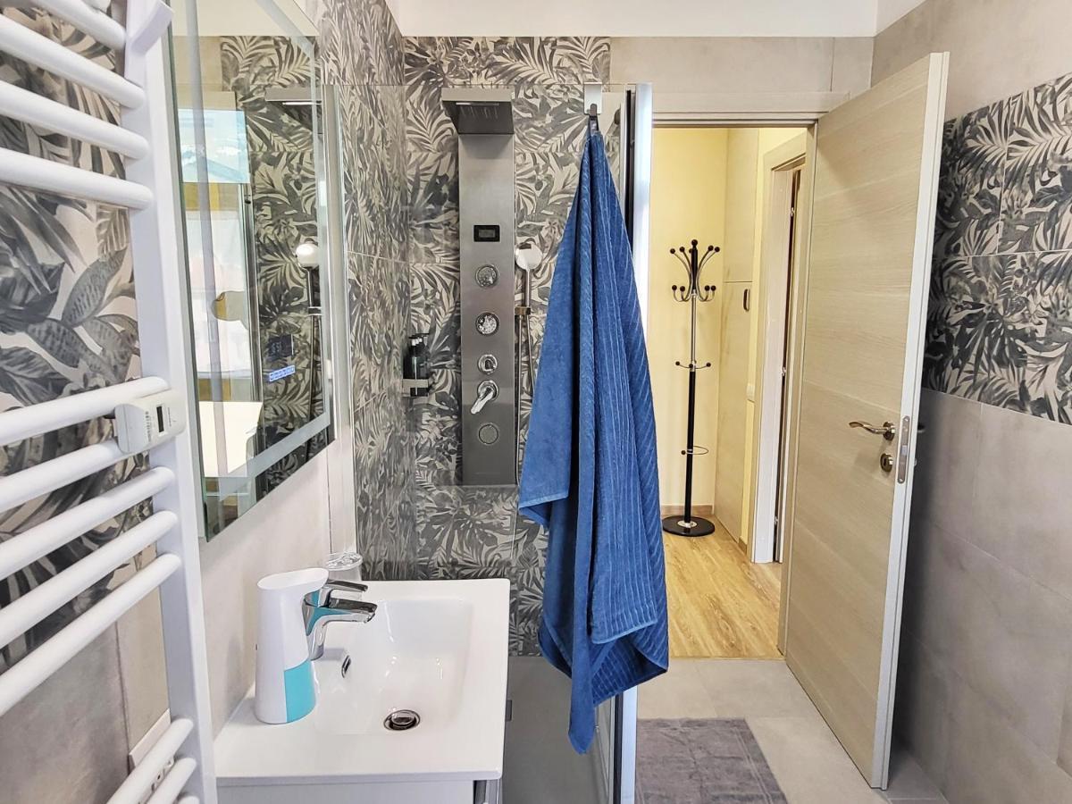 Casa Lariana Apartment Lecco Luaran gambar