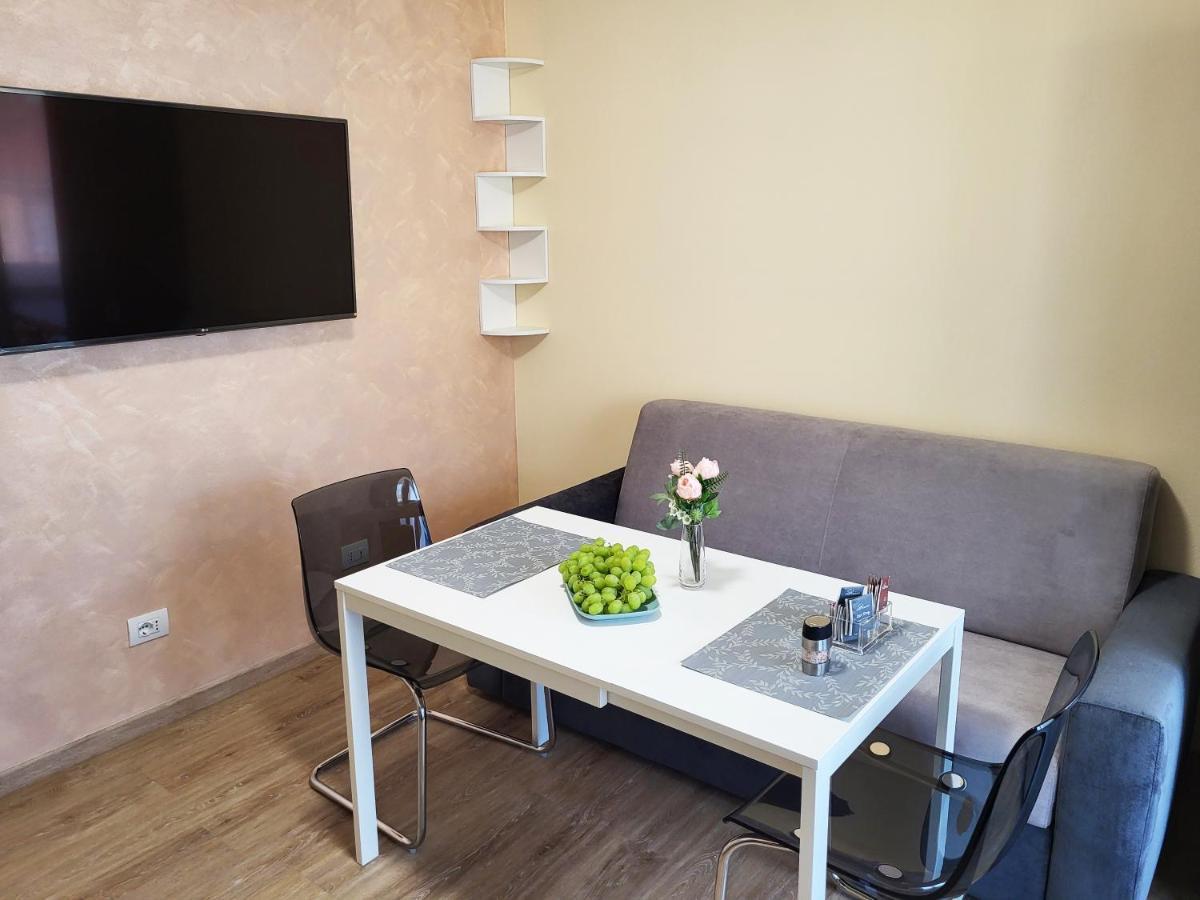 Casa Lariana Apartment Lecco Luaran gambar