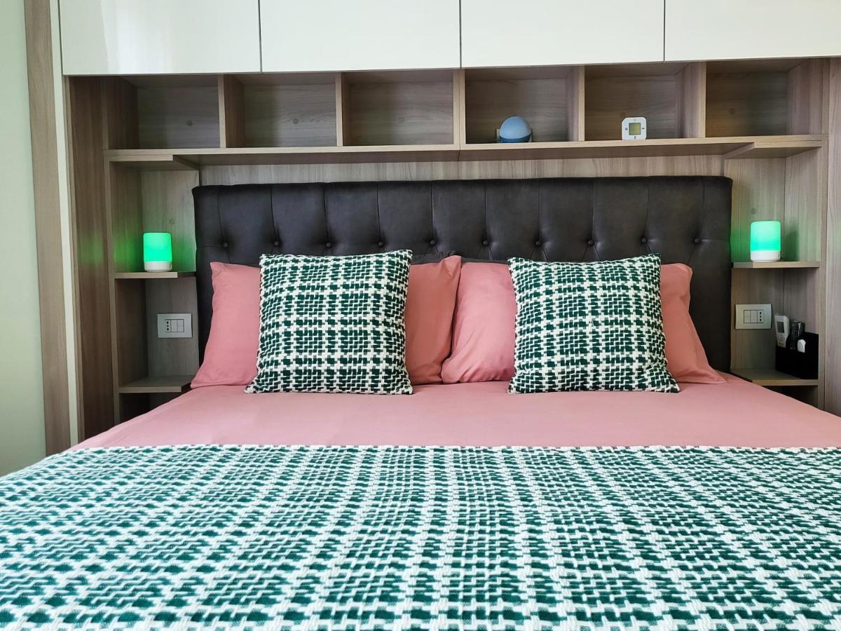 Casa Lariana Apartment Lecco Luaran gambar