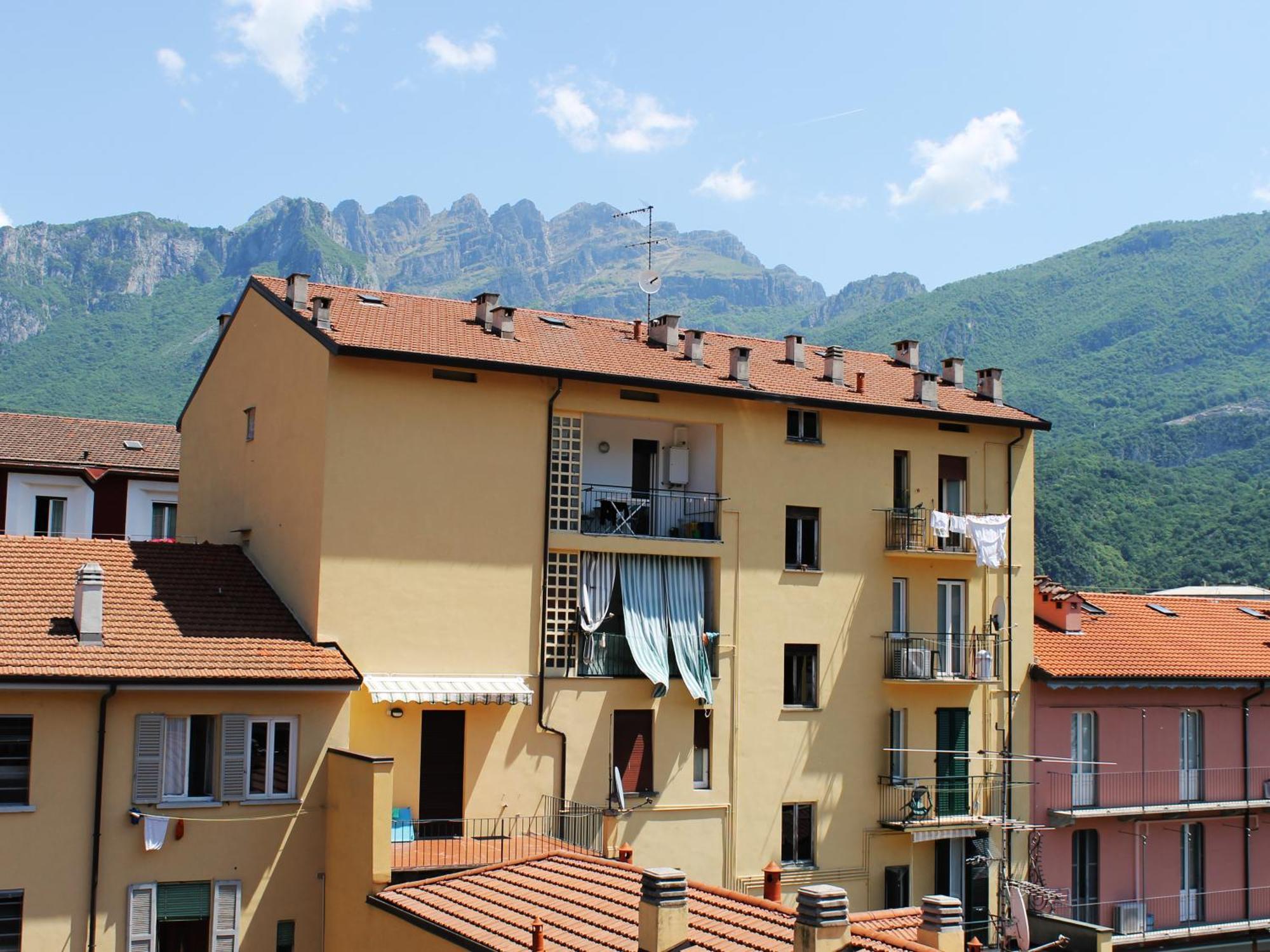 Casa Lariana Apartment Lecco Luaran gambar
